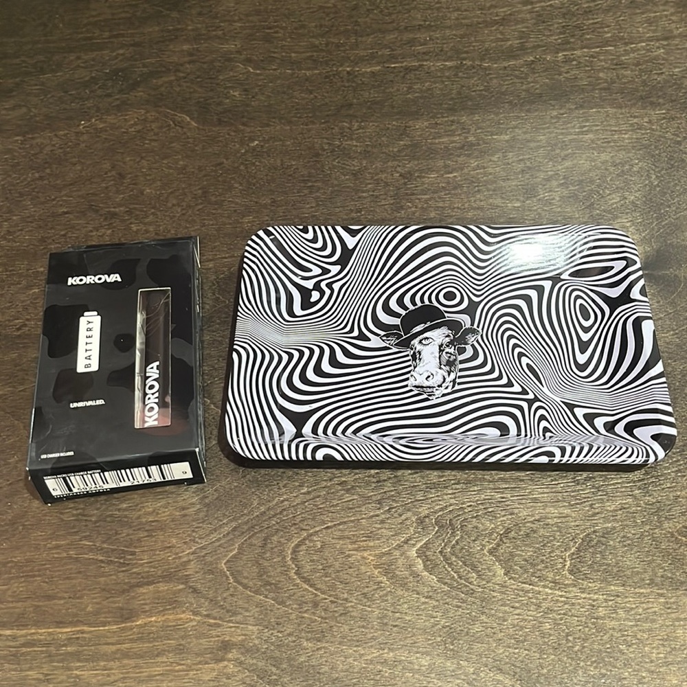 Brand New : Korova 510 thread battery & Trippy Cow Head rolling tray